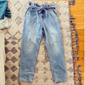 American Eagle Highest Rise Mom Jeans Size 10